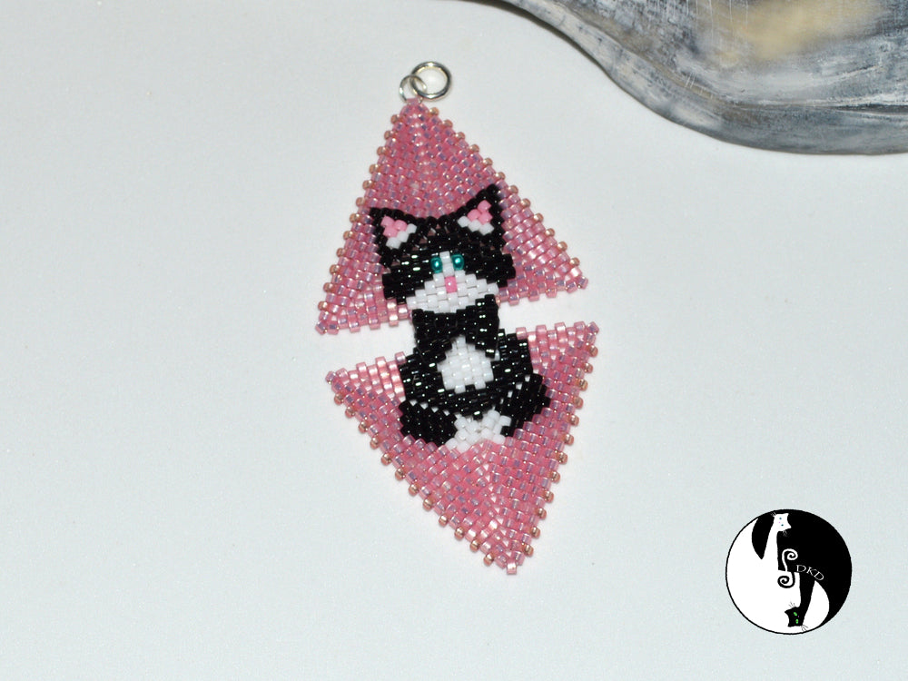 Tuxedo Cat Triangle Pendant Pattern - PDF