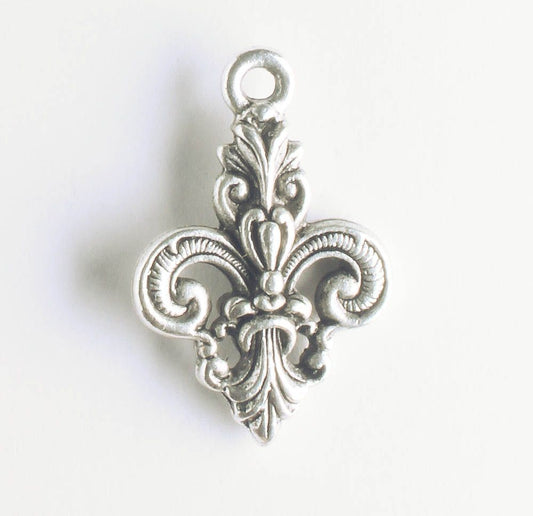 Charm - Fleur di Lis